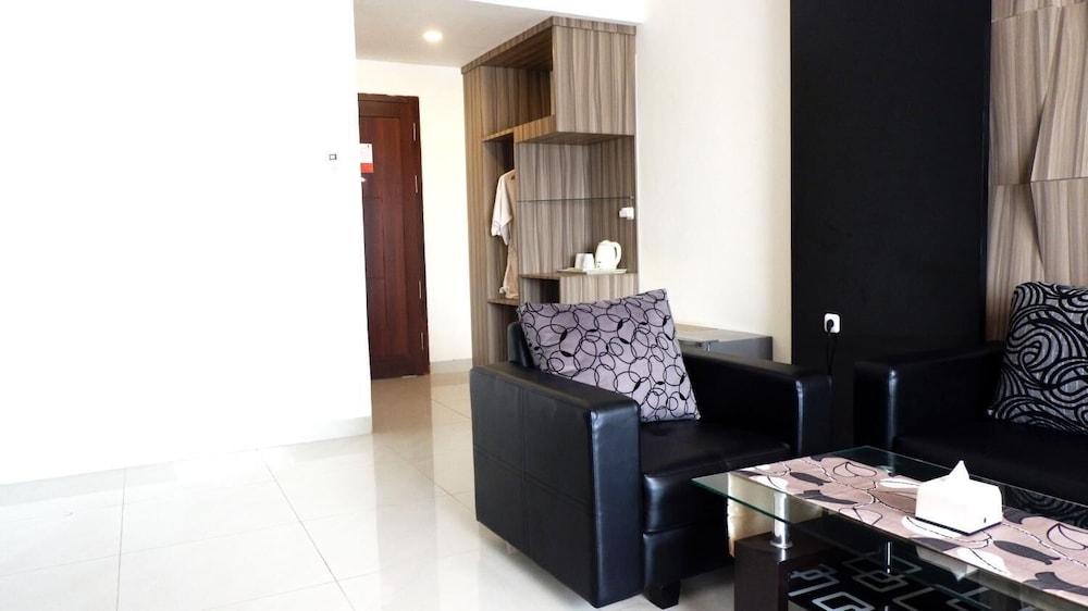 Vega Prime Hotel&Convention Sorong Esterno foto