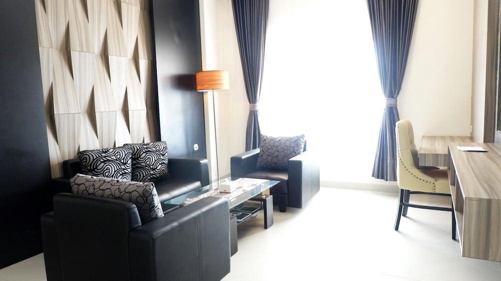 Vega Prime Hotel&Convention Sorong Esterno foto